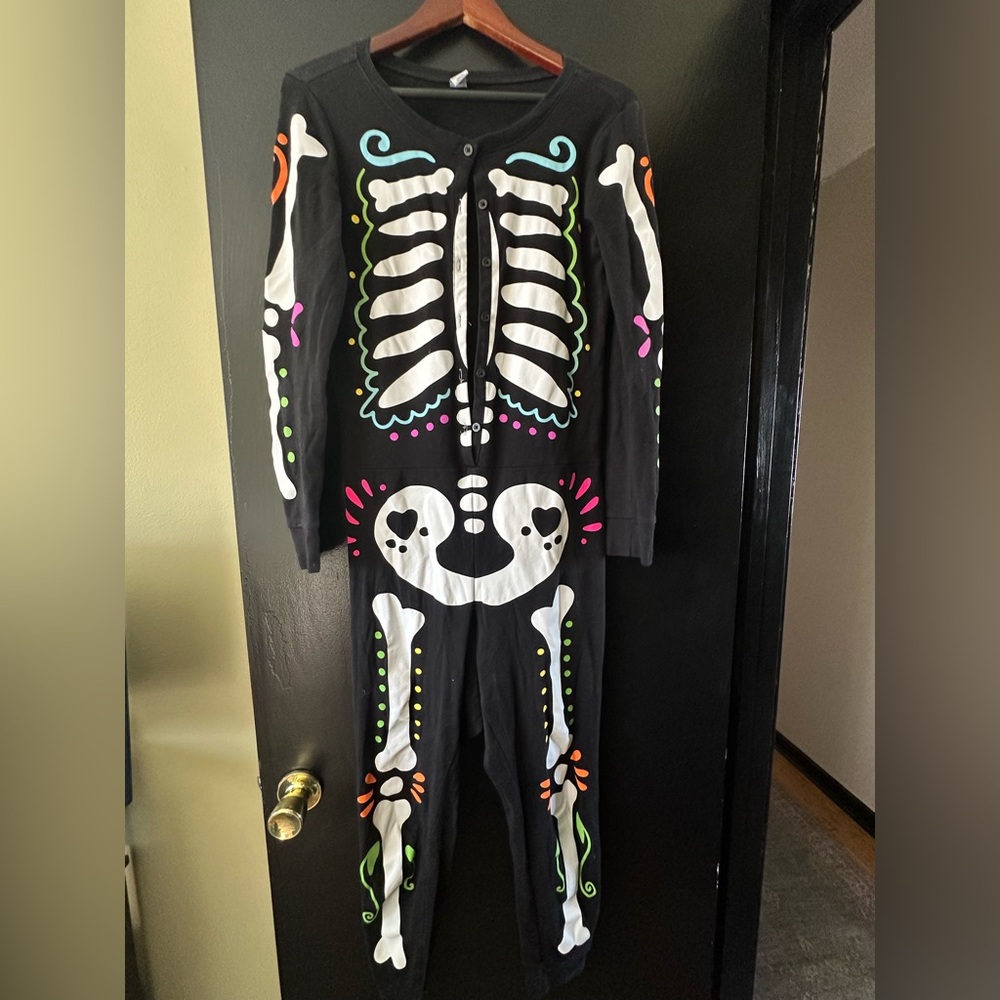 Old Navy Skeleton Onesie - size small